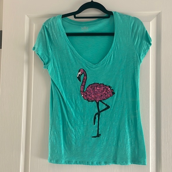 New York & Company Tops - EUC New York and Company Soho jeans flamingo turquoise and pink V-neck T-shirt